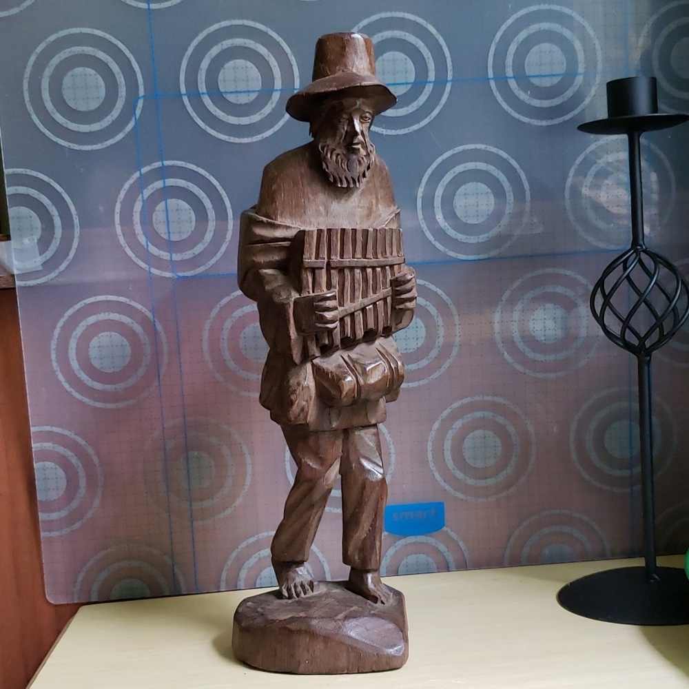 Hand carved in Vinusulla 12in old man sculpture